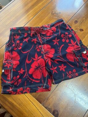 Sand N Sun Men’s Swim Trunks Size 3XL Red & Black Floral Board Shorts. No lining